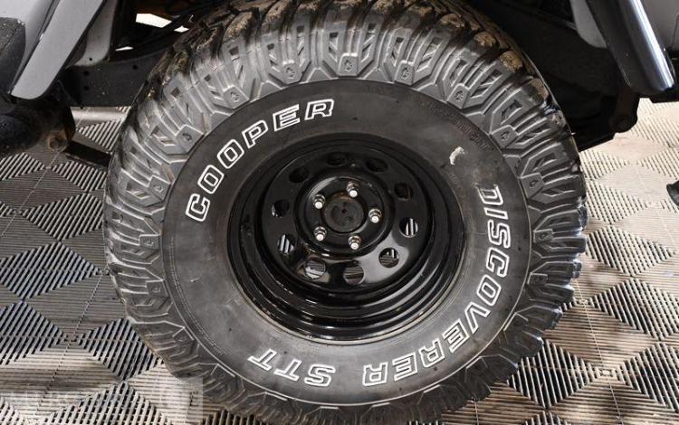 JEEP WRANGLER 4,0 180 AWD GRIS GN-075-TY