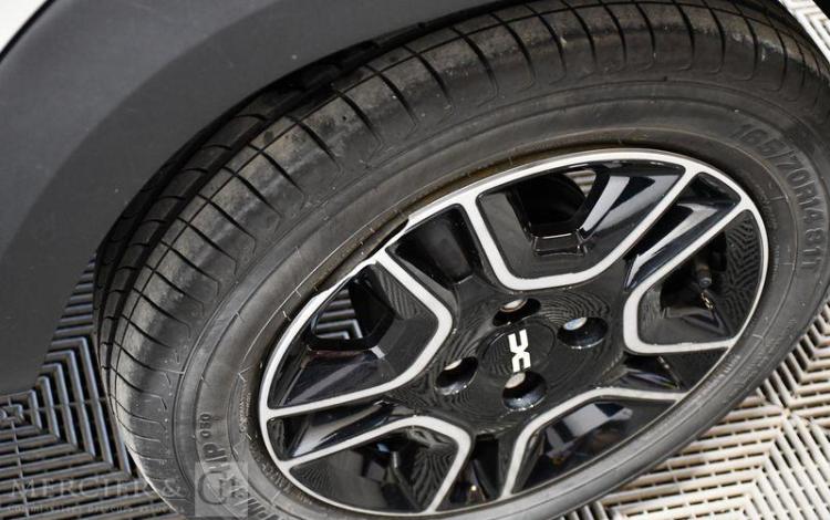 DACIA SPRING EXPRESSION BLANC GN-995-KA