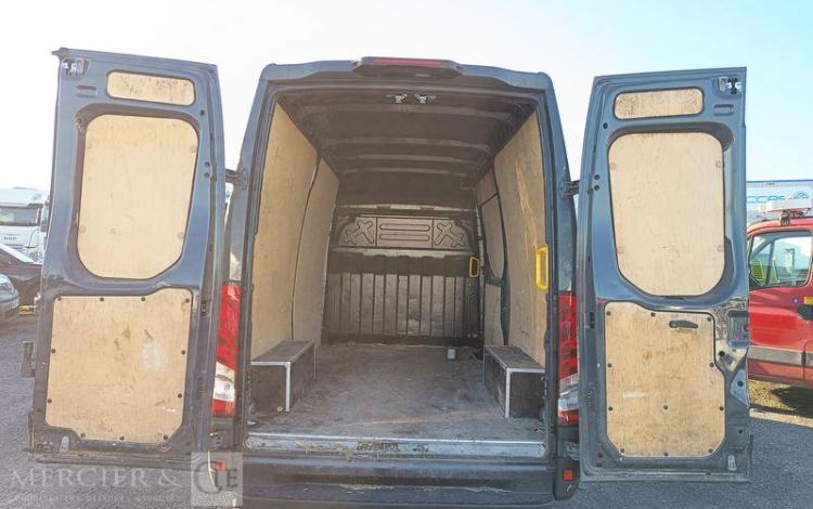 IVECO DAILY VI 35S14 2.3 D 16V 136 cv – DIESEL – 49456 KMS – ANNEE 2023 NOIR GQ-250-DL