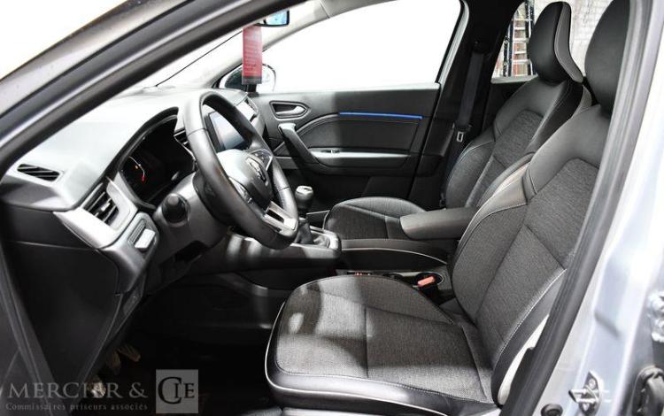 RENAULT CAPTUR MILD HYBRID 140 TECHNO GRIS GR-245-KF