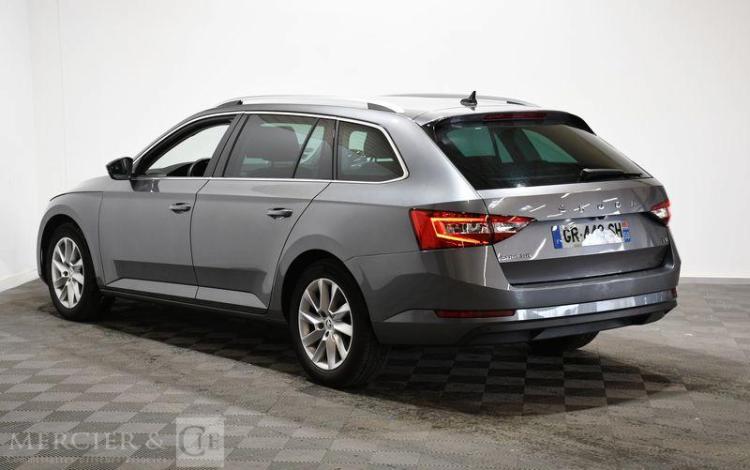 SKODA SUPERB COMBI 1.4 TSI 218H 155 PHEV 13KWH BUSINESS DSG GRIS GR-449-SH