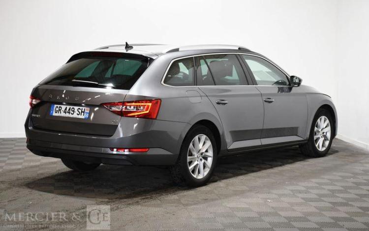 SKODA SUPERB COMBI 1.4 TSI 218H 155 PHEV 13KWH BUSINESS DSG GRIS GR-449-SH