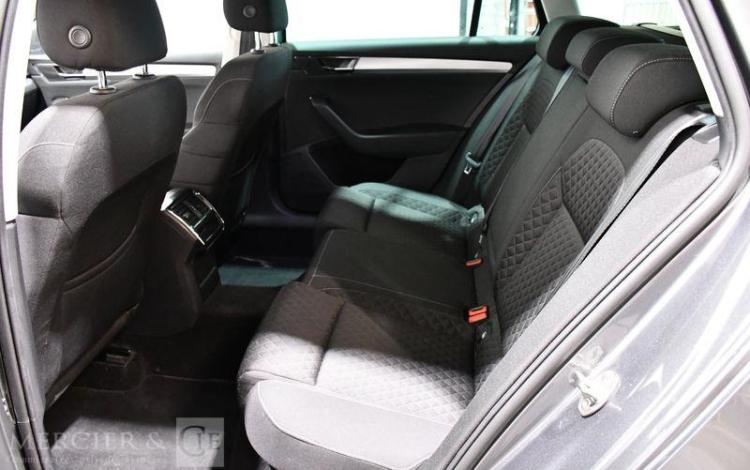 SKODA SUPERB COMBI 1.4 TSI 218H 155 PHEV 13KWH BUSINESS DSG GRIS GR-449-SH