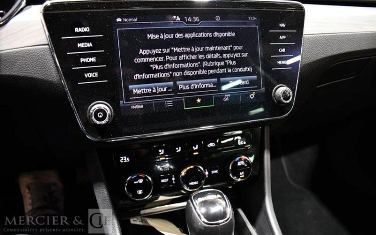 SKODA SUPERB COMBI 1.4 TSI 218H 155 PHEV 13KWH BUSINESS DSG GRIS GR-449-SH