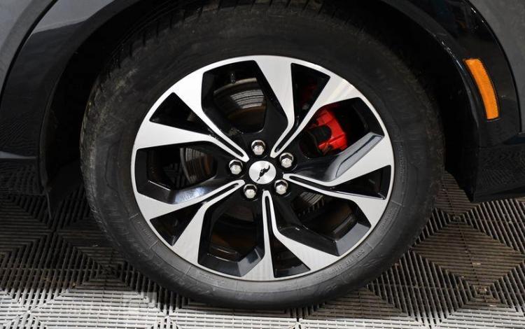 FORD MUSTANG MACH-E 75kWh 269ch PREMIUM GRIS GR-536-SK