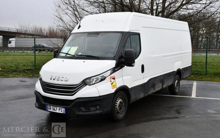 IVECO DAILY 6 FG PHASE 3 35S18 3,0D HI MATIC 175CH BVA  GR-947-PZZ