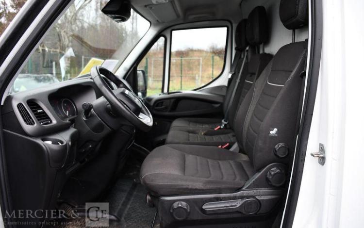 IVECO DAILY 6 FG PHASE 3 35S18 3,0D HI MATIC 175CH BVA  GR-947-PZZ