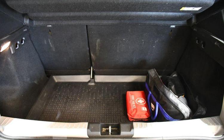 DACIA SANDERO GRIS GS-602-VQ