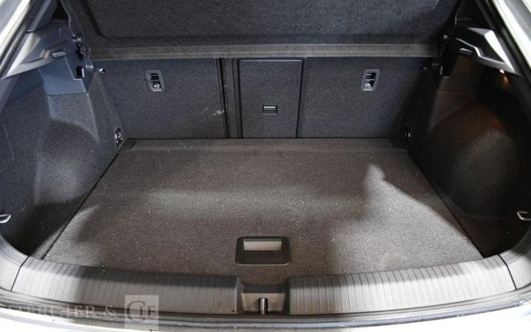 VOLKSWAGEN T-ROC GRIS GS-631-DL