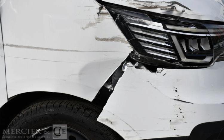 RENAULT TRAFIC III Fourgon Phase 3 L2H2 3.0T 2.0 dCi 16V S&S 150 cv – ANNEE 2024 BLANC GT-898-XN