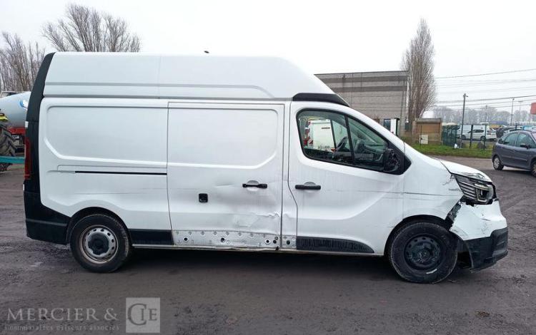 RENAULT TRAFIC III Fourgon Phase 3 L2H2 3.0T 2.0 dCi 16V S&S 150 cv – ANNEE 2024 BLANC GT-898-XN