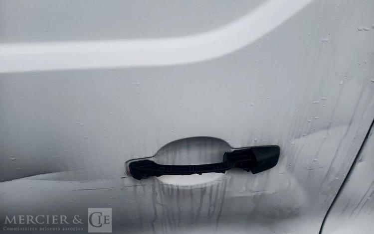 RENAULT TRAFIC III Fourgon Phase 3 L2H2 3.0T 2.0 dCi 16V S&S 150 cv – ANNEE 2024 BLANC GT-898-XN