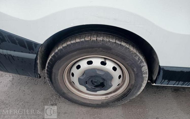 RENAULT TRAFIC III Fourgon Phase 3 L2H2 3.0T 2.0 dCi 16V S&S 150 cv – ANNEE 2024 BLANC GT-898-XN