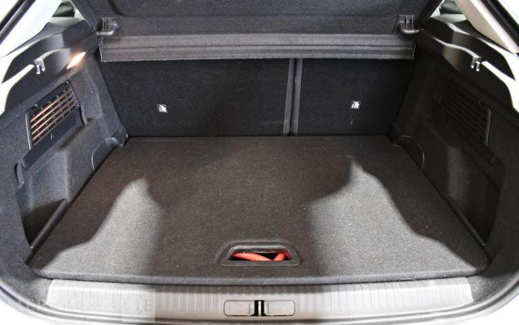 CITROEN e-C4 136CH BLANC GV-049-KD