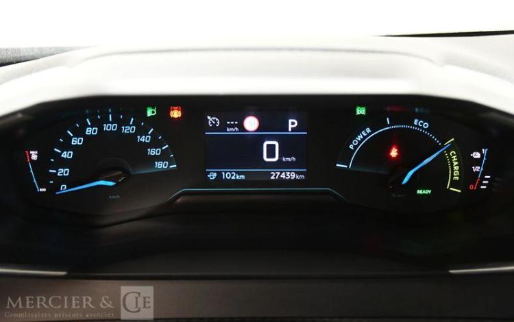 PEUGEOT e-2008 GRIS GV-084-YQ