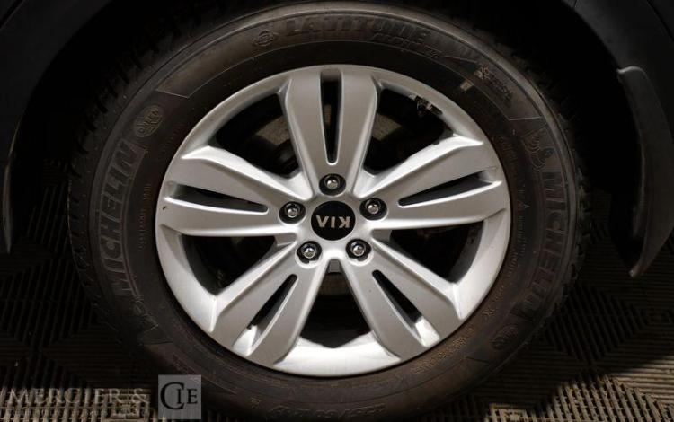 KIA SPORTAGE 1,6 CRDI 135 ACTIVE 4X2 DCT BVA ISG GRIS GV-438-PY