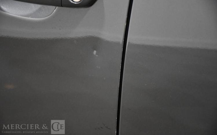 PEUGEOT 2008 GRIS GW-624-SJ