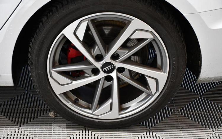 AUDI A4 AVANT 40 TDI 204 S-TRONIC 7 COMPETITION BLANC GW-811-YH