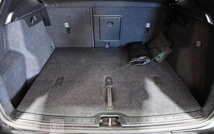 VOLVO XC40 2.0 B3 B 177ch MHEV BLACK EDITION DCT NOIR GX-161-EZ