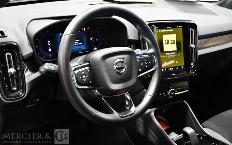 VOLVO XC40 2.0 B3 B 177ch MHEV BLACK EDITION DCT NOIR GX-161-EZ