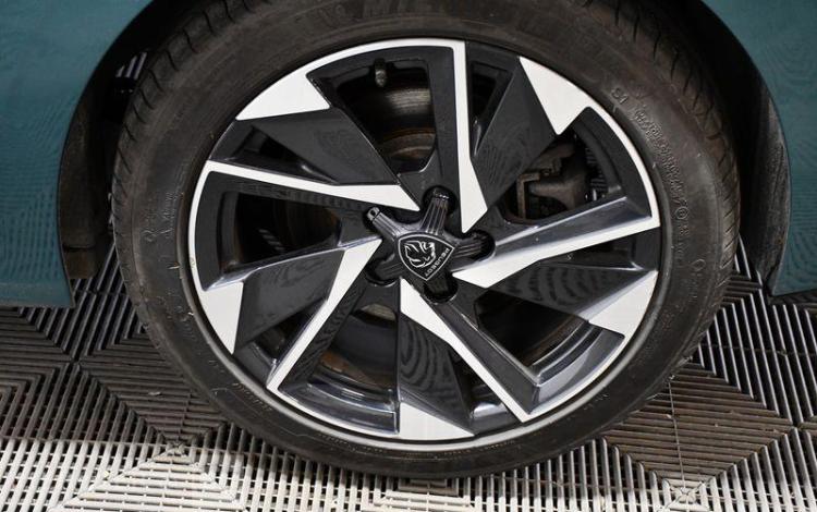 PEUGEOT 308 SW ALLURE HYBRID 180 e-EAT8 VERT GX-252-YY