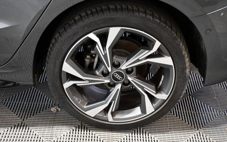 AUDI A3 40 TFSI E 1,4 204CH STRONIC 6 GRIS GX-261-YW