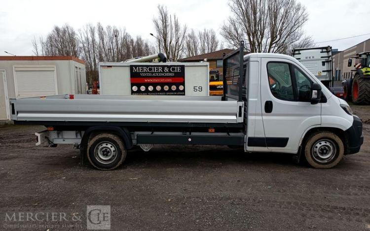 FIAT DUCATO PLATEAU 3.5 MAXI XL 2.2 180CH PACK TECHNO PREMIUM- 8904 KMS – ANNEE 2024 BLANC GX-276-YQ