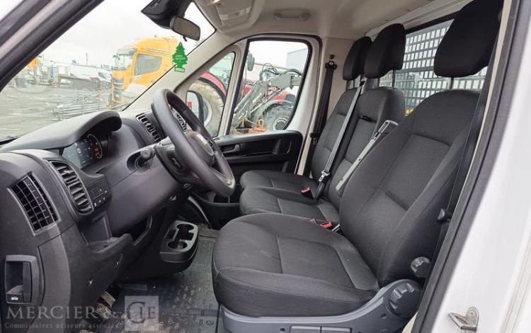 FIAT DUCATO PLATEAU 3.5 MAXI XL 2.2 180CH PACK TECHNO PREMIUM- 8904 KMS – ANNEE 2024 BLANC GX-276-YQ