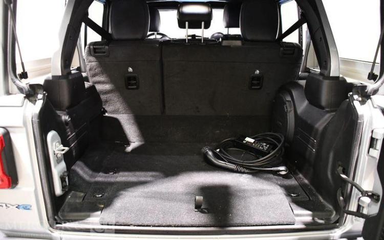 JEEP WRANGLER UNLIMITED 2,0 I T 380 GRIS GX-910-FV