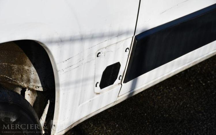 PEUGEOT BOXER FOURGON 3300 L2H2 BLUEHDI 140 BLANC GY-941-MT