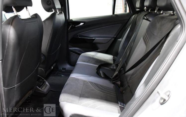 VOLKSWAGEN ID.5 PRO 286 GRIS GZ-849-YA