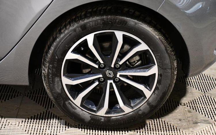 RENAULT CLIO TECHNO FULL HYBRID E-TECH GRIS HA-002-ZF