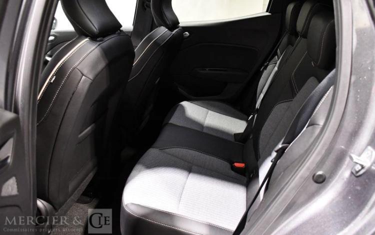 RENAULT CLIO TECHNO FULL HYBRID E-TECH GRIS HA-002-ZF