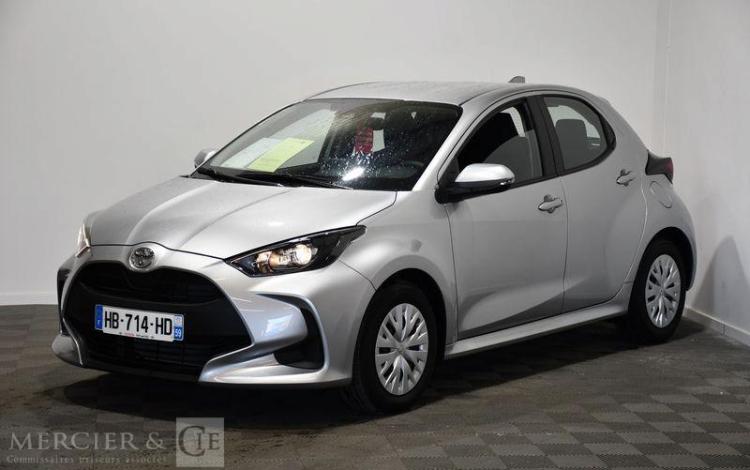 TOYOTA YARIS GRIS HB-714-HD