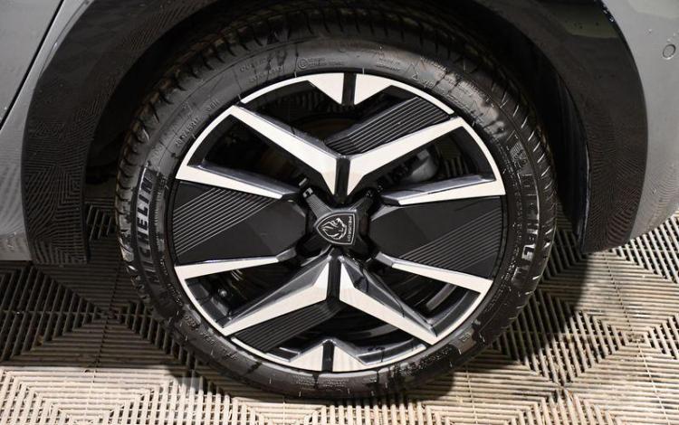 PEUGEOT 208 GT HYBRID 136CH  HB-963-TV
