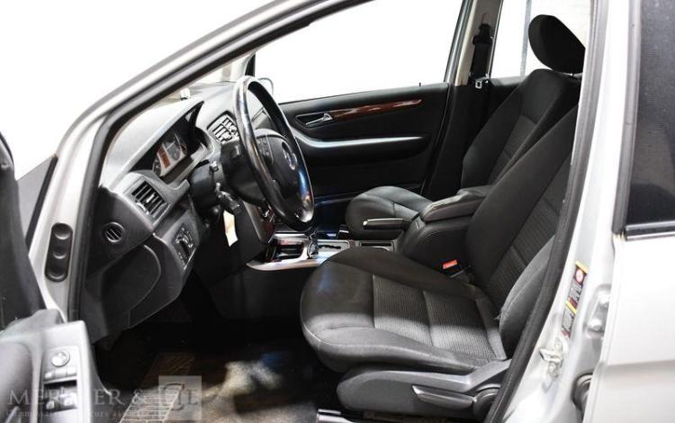 MERCEDES CLASSE B 2.0 200 CDI 140 BVA GRIS HC-129-YE