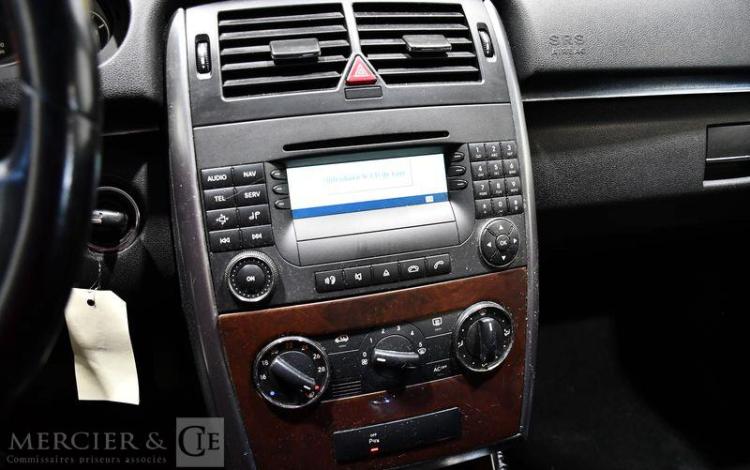 MERCEDES CLASSE B 2.0 200 CDI 140 BVA GRIS HC-129-YE