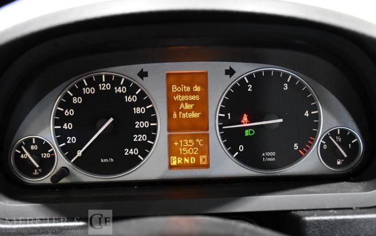 MERCEDES CLASSE B 2.0 200 CDI 140 BVA GRIS HC-129-YE