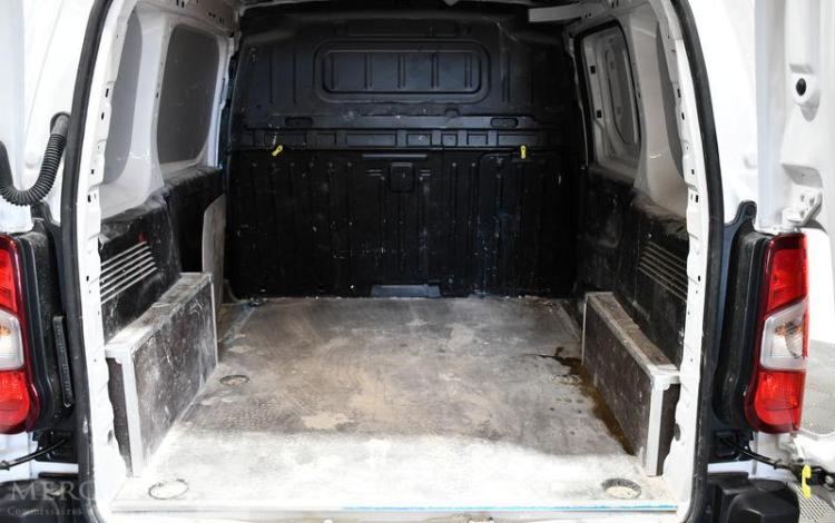 PEUGEOT PARTNER BLANC HC-271-RL