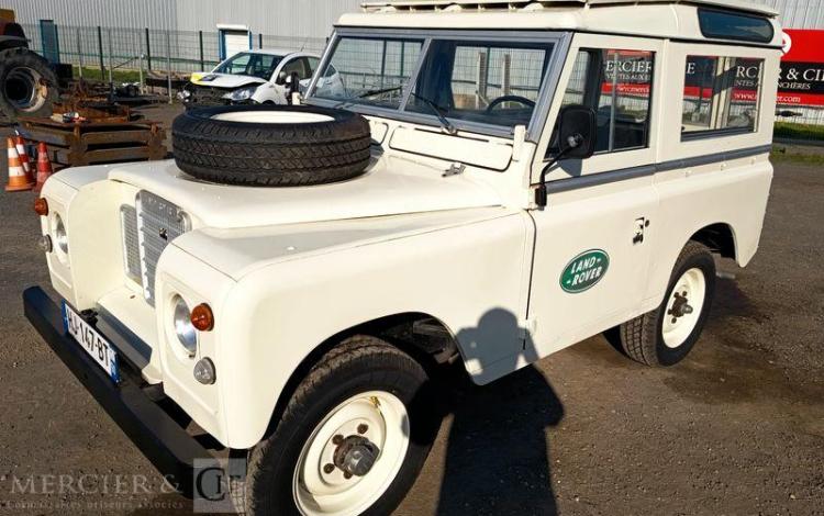 LAND ROVER LAND 88 2.2 Break  74CV – ESSENCE – 57138 KMS – ANNEE 1979 BLANC HJ-147-BT