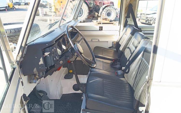 LAND ROVER LAND 88 2.2 Break  74CV – ESSENCE – 57138 KMS – ANNEE 1979 BLANC HJ-147-BT