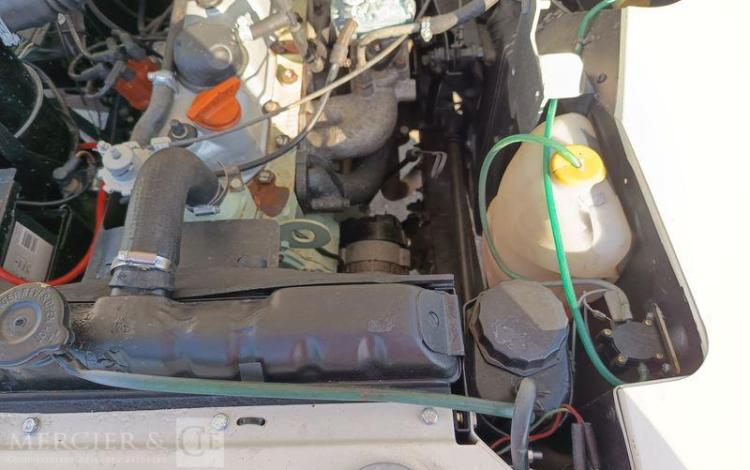 LAND ROVER LAND 88 2.2 Break  74CV – ESSENCE – 57138 KMS – ANNEE 1979 BLANC HJ-147-BT