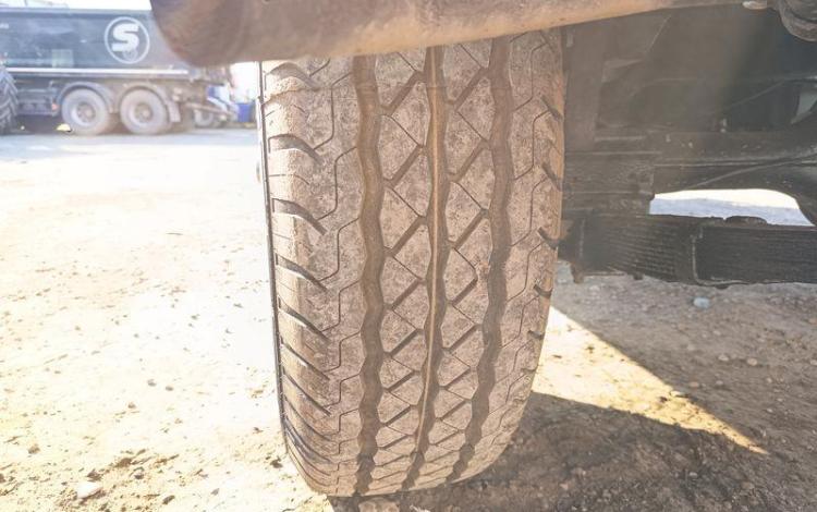 LAND ROVER LAND 88 2.2 Break  74CV – ESSENCE – 57138 KMS – ANNEE 1979 BLANC HJ-147-BT