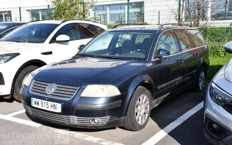 VOLKSWAGEN PASSAT vendu en l&rsquo;etat sans documents  WW-915-HN