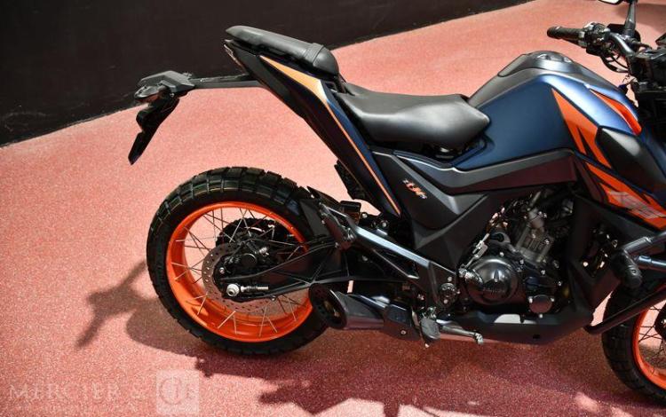 ZONTES MOTO ZT125 NOIR/BLEU 2905