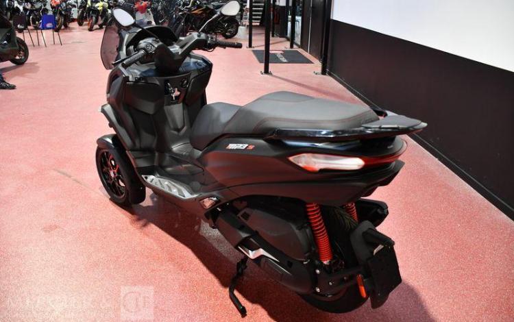 PIAGGIO SCOOTER MP3 3 ROUES 400HP — 2 PLACES NOIR 5622