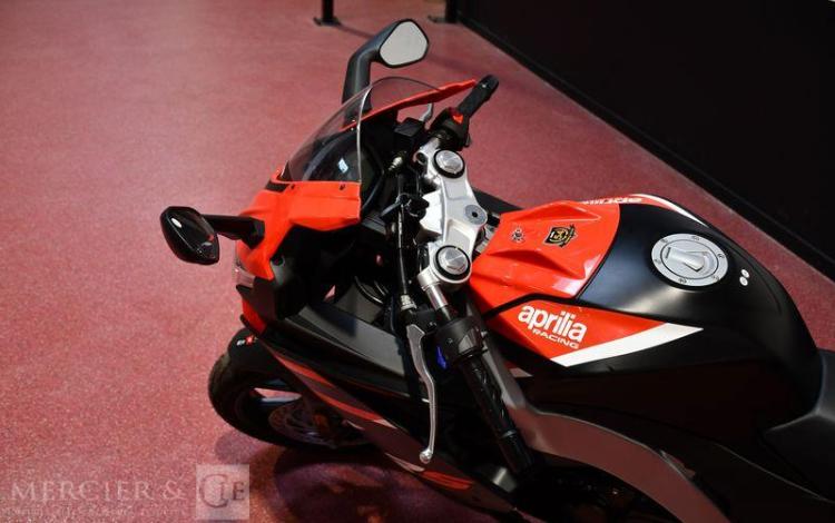 APPRILIA MOTO RS 125 NOIRE/ROUGE 6085