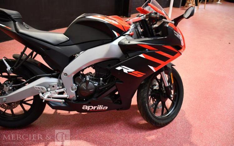 APPRILIA MOTO RS 125 NOIRE/ROUGE 6085