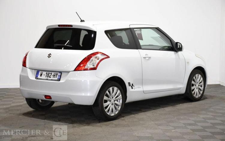 SUZUKI SWIFT 1,2 VVT 90cv BLANC 1LFJ335