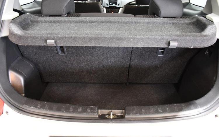 SUZUKI SWIFT 1,2 VVT 90cv BLANC 1LFJ335